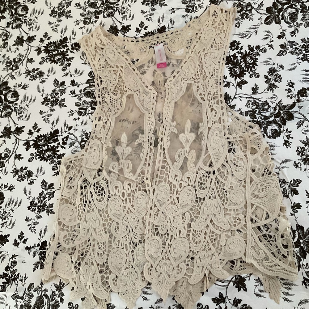 Off-White Lace Vest